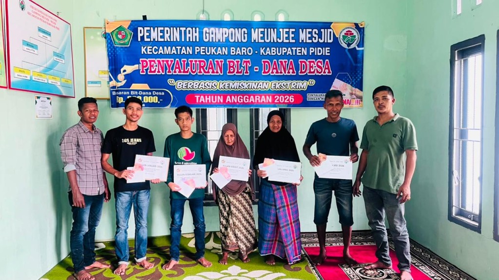 Kegiatan Pembagian BLT Dana Desa Untuk Masyarakat yang Miskin dan Ekstrim Desa Meunjee Mesjid